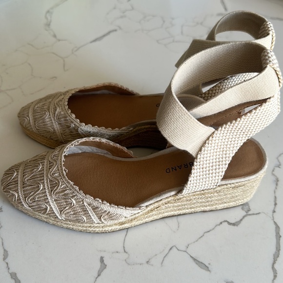 Lucky brand luvna beige wedge size 8.5 - Picture 3 of 6